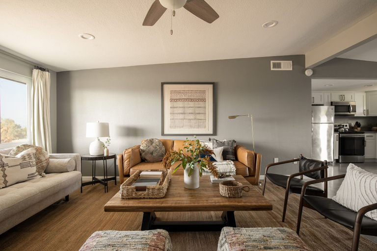 Room 2, Jackrabbit Ridge by Avantstay Entertainers Paradise w Pool Games, San Bernardino