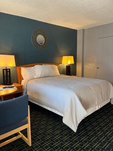 Bedroom 3, American Inn, Sacramento