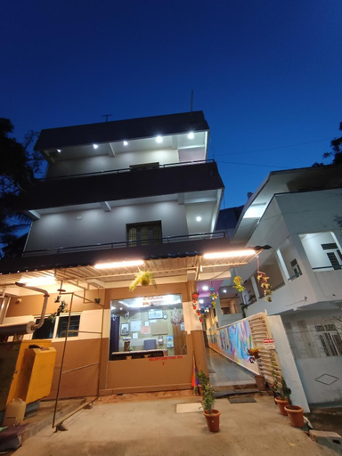 Sri Murugan beach paradise hotel , Kancheepuram