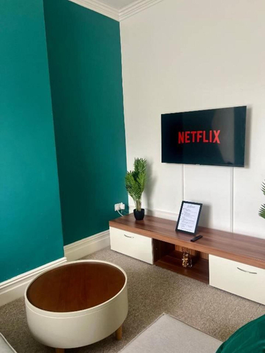 Interior 2, 2 Bed Flat - Sleeps 5 - Pets - Parking - Wifi, Leicester