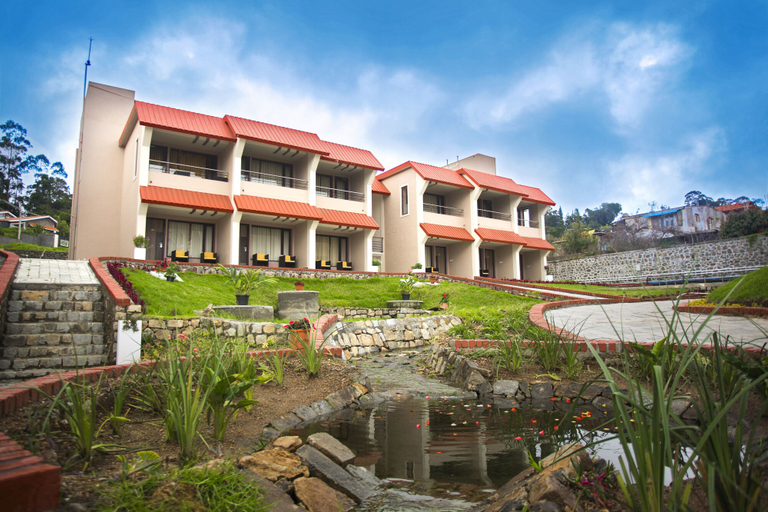 Exterior & Views
