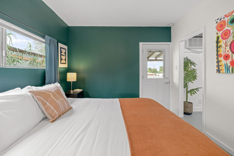 Bedroom 2, Fable by Avantstay 2 Unique Spaces w Bowling Hot Tub Fire Pit Large Yard, San Bernardino