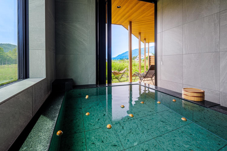 Others 4, MOMO HAKUBA by Jade Group, Hakuba