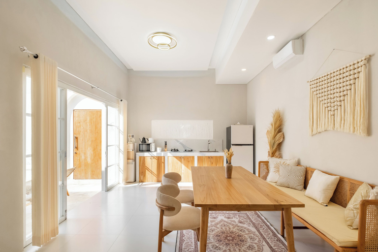 Dining Room 17