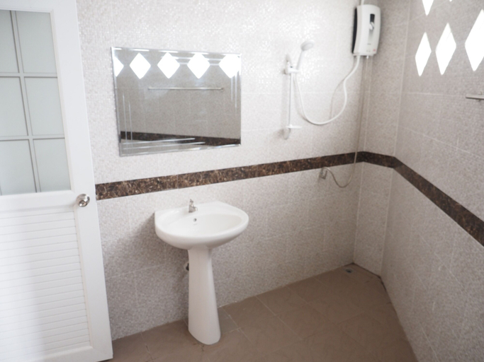 Bathroom 6