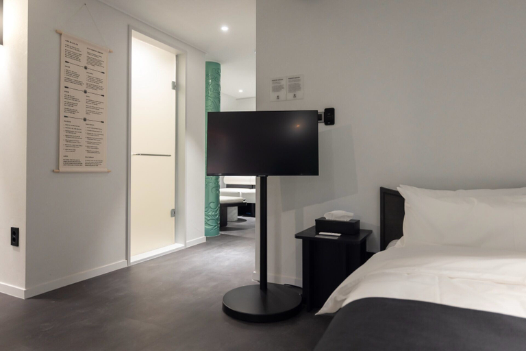 Bedroom 26