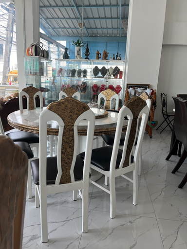 Food & Drinks 4, Alisara Apartments, Don Muang