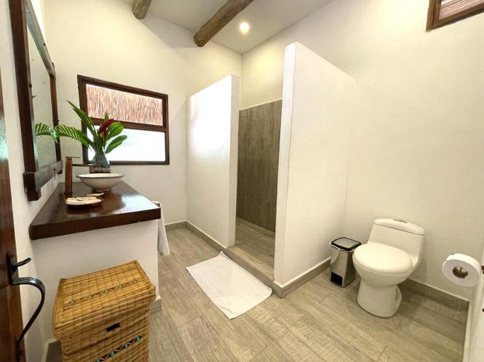 Bathroom 5, Savanna Orinoquia Lodge, Orocué