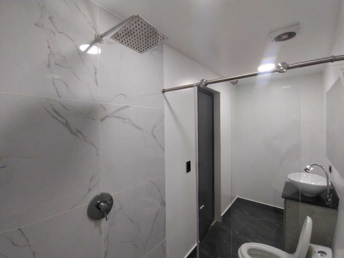 Bathroom, format one, Medellín
