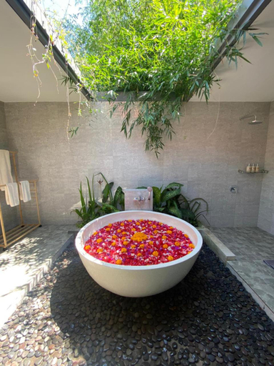 Bathroom 19