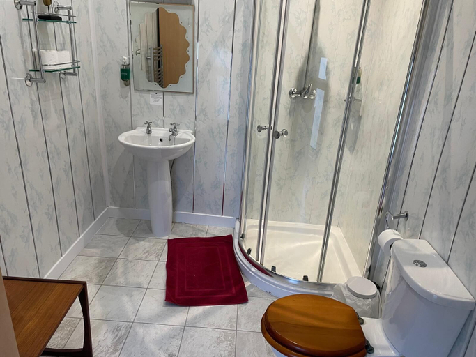 Bathroom 3, Red Rose Hotel, Blackpool