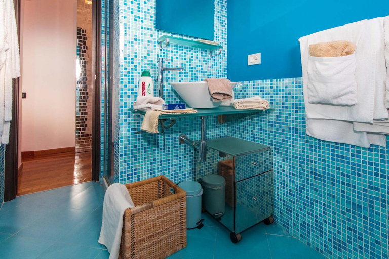 Bathroom 3, Il Mirto B&B, Imperia