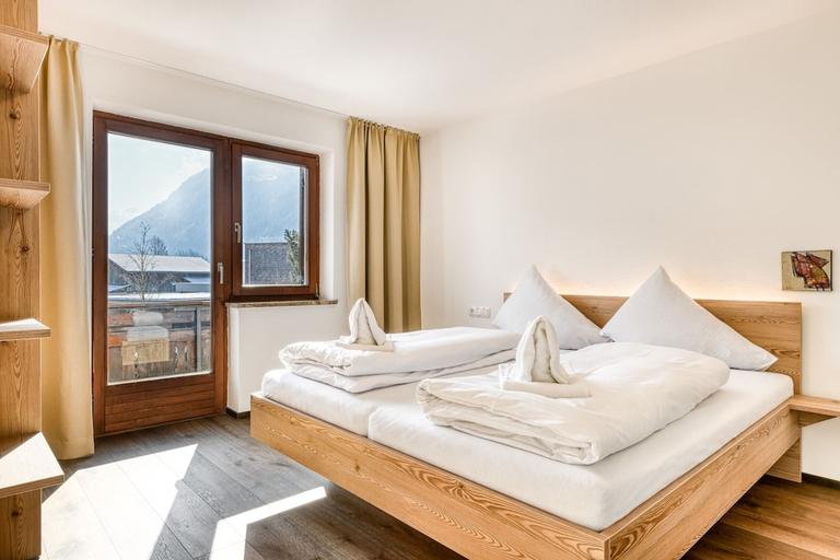 Bedroom 3, Alpenblick Appartements - 5-zimmer Gartenwohnung, Bludenz