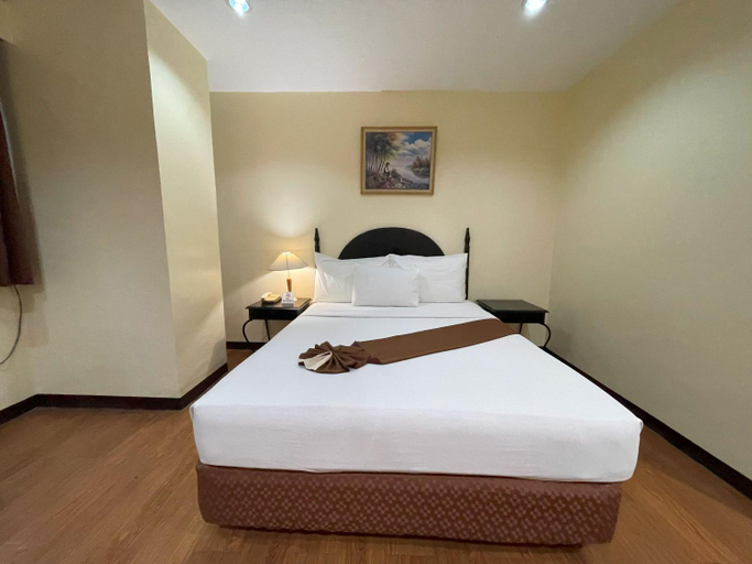 Bedroom 3, Golden Peak Hotel & Suites, Cebu City