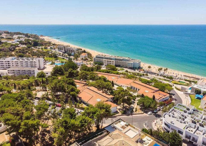 Room 5, Central Town 2-bedroom Luxury Apartment Albufeira, Albufeira