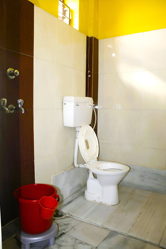Bathroom 4, Hotel Chandrakala Regency, Dhanbad