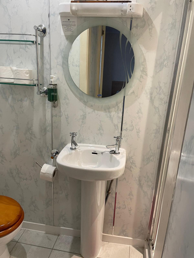 Bathroom 3, Red Rose Hotel, Blackpool