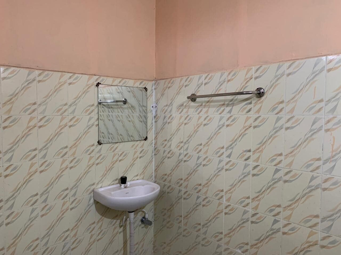Bathroom, Haritha Beach Resort, Guntur