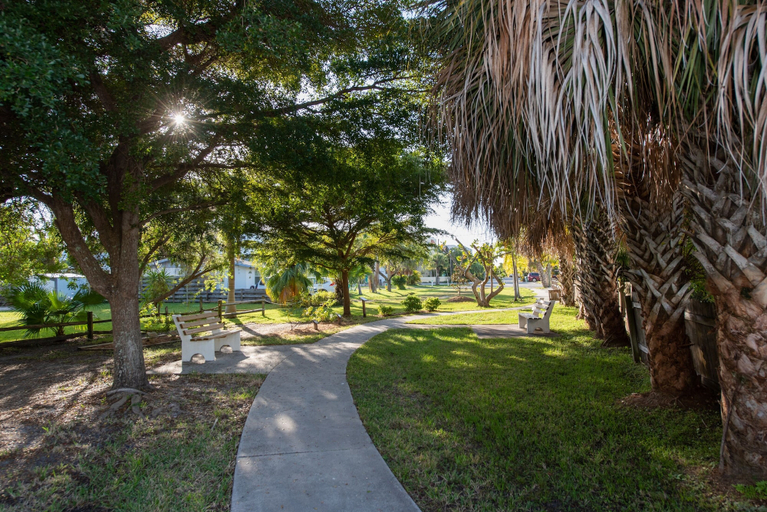 Property grounds, Beachview Condo 2 Bedroom Condo by RedAwning, Manatee