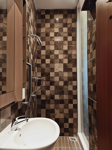 Bathroom 14