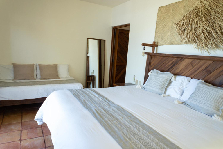 Others 4, Casa Manzanillo - Point Room - Ocean Front Room at Exceptional Beach Front Location, La Union