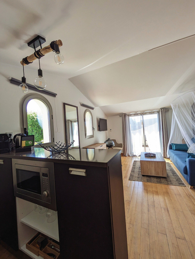 Others 4, Top Floor Studio Le Nid d’Amour Mandara Beach, Alpes-Maritimes