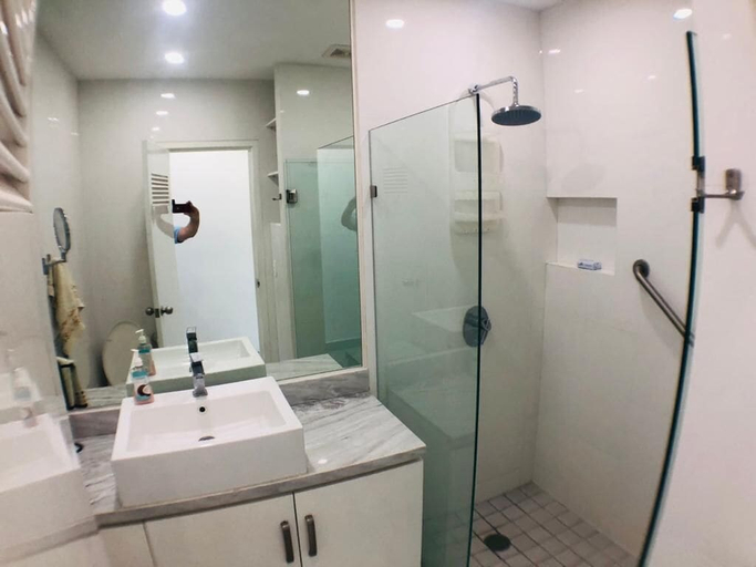 Bathroom 3, Aria Ocean Beachfront Condos, Compostela