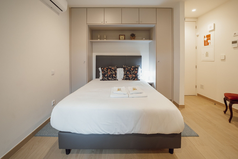 Room 2, Carmo Residence Porto - S Luis by Vacationy, Porto