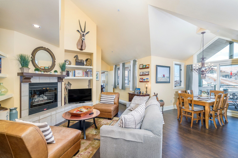 Others 2, Blue Mesa 2 Unit Buyout by Avantstay 2 Units Centrally Located Ski In Ski Out Unit, San Miguel