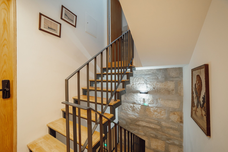 Room 3, Carmo Residence Porto - S Antonio by Vacationy, Porto