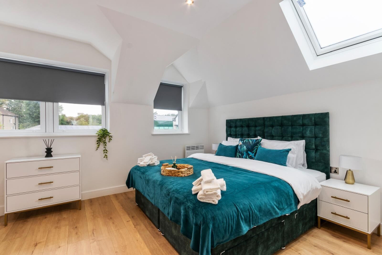 Bedroom 1, Flat 4 Saarb Apartments, Surrey