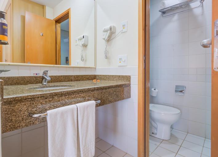 Bathroom 3, Comfort Hotel Franca, Franca