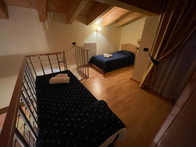 Bedroom 2, Hotel Sole del Baldo, Trento