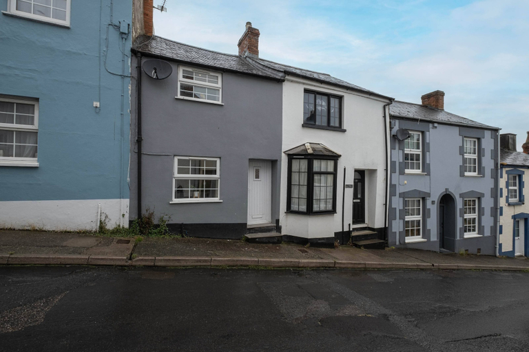 Exterior & Views 2, Newly Refurbished 2 Bed Hse Town Centre, Devon