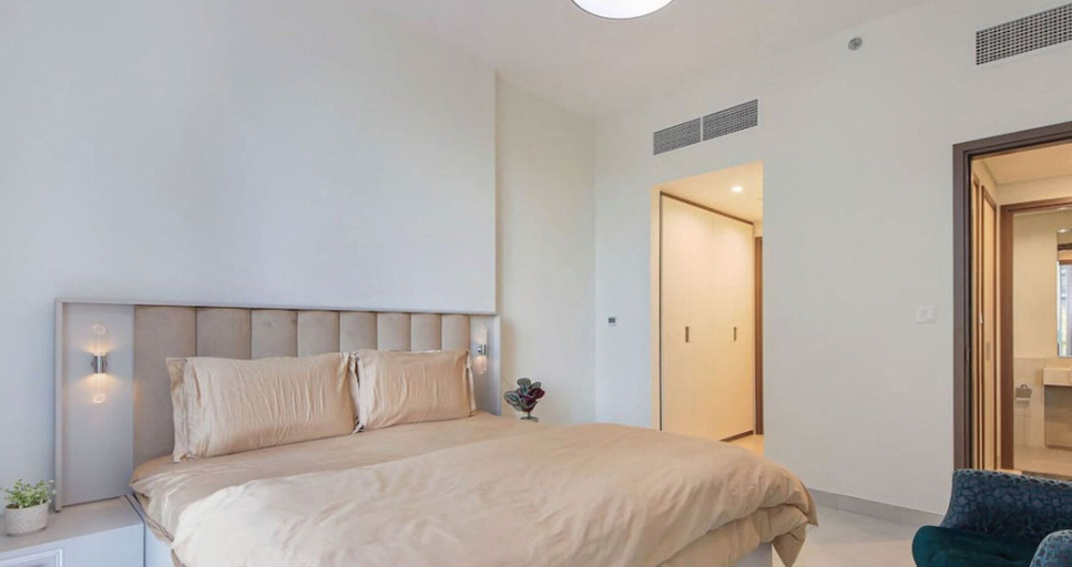 Room 2, Lux 1BR w World Highest Sky Track Rooftop Pool, Dubai