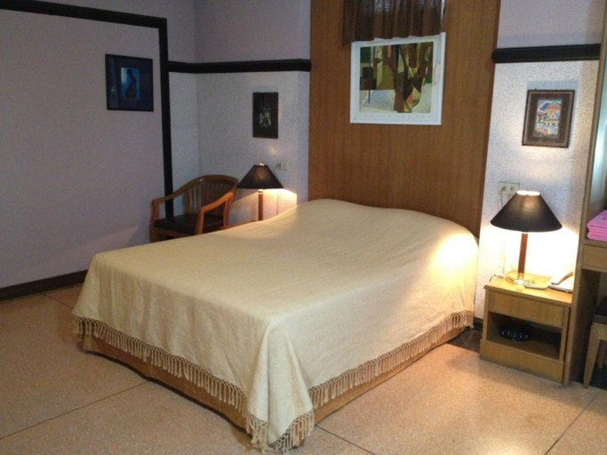 Bedroom 5, Numsin Hotel, Muang Ratchaburi