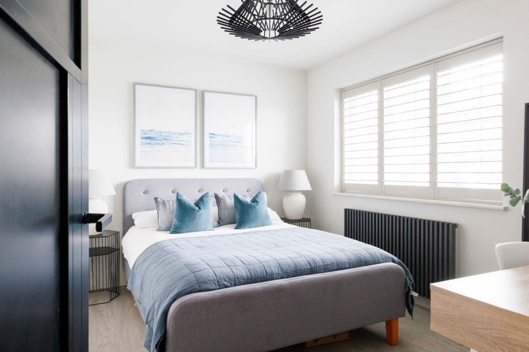 Room 4, Stylish 4 Bed Home Close to Beach, West Sussex
