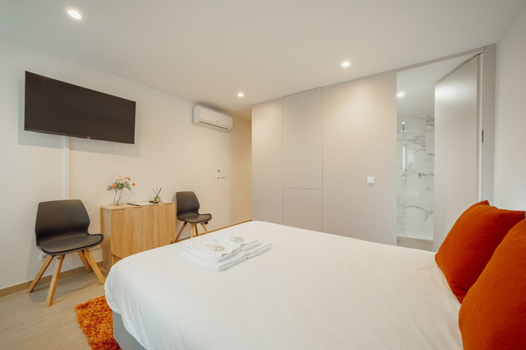 Room 5, Carmo Residence Porto - SRA DO Carmo by Vacationy, Porto