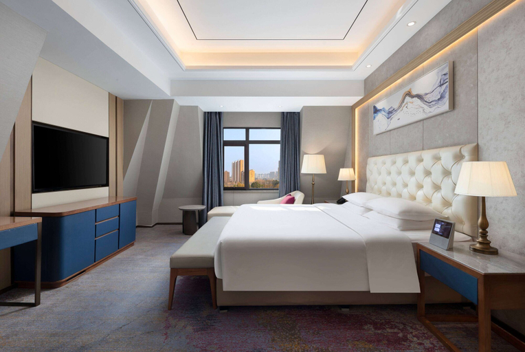 Bedroom 4, Ramada by Wyndham Zhumadian West Station, Zhumadian