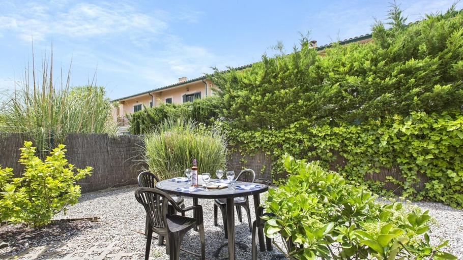 Room 5, Mas Pinell 44 in Vidreres, Girona