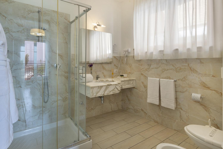 Bathroom 4, Sea Breeze Residence, Napoli