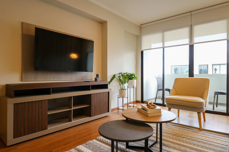 Room 4, w Magnificent 3BR in the Heart of Barranco, Lima