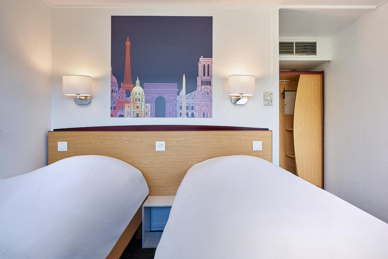Bedroom 2, Kyriad Tarbes - Bastillac, Hautes-Pyrénées