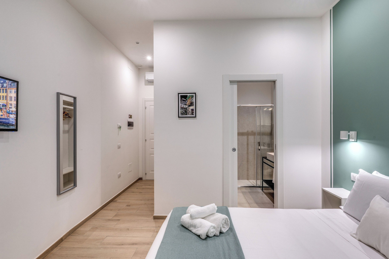 Bedroom 3, Caravita Rooms, Napoli