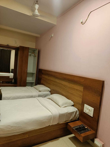 Bedroom 5, Paakashala Kumbashi, Udupi