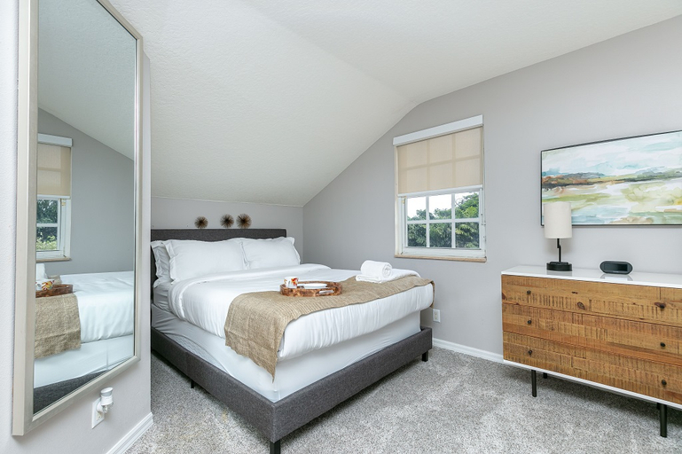 Bedroom 3, Plantation Acres Mansion, Broward