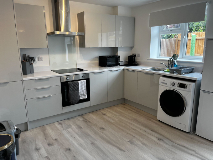 Private kitchen 4, 2 Bed Flat - Sleeps 8 - Pets - Garden - Parking, Derbyshire