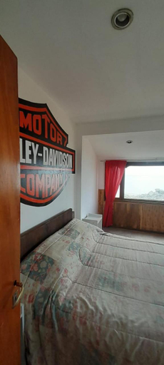 Bedroom 5, Motorcycle fin del mundo, Rió Grande