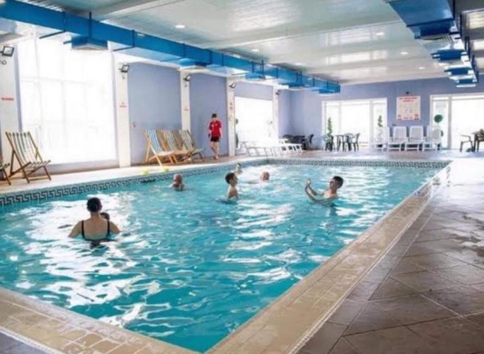 Pool, Lovley Sea Viev 2 Bedroom Caravan in Clarach Bay, Ceredigion