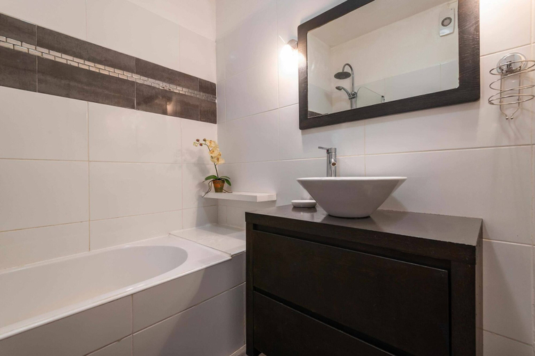 Room 3, Sea View Central Town 2 Bedroom Apartment 5 min from the Beach, Albufeira